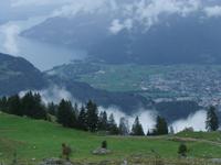 Blick aus dem Zug auf Interlaken