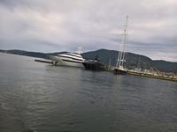 Auch Yachten ankern hier.