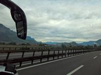 Noch sind die Straßen ziemlich autofrei auf der Fahrt zurück durchs Trentino. 