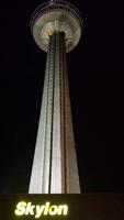 Der Skylon Tower an den Niagara Fällen