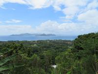 Traumhafter Blick auf Praslin von La Digue aus