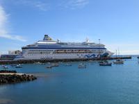 AIDAcara im Hafen von Puerto del Rosario