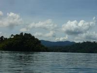 Zum Floßhotel auf dem Cheow Larn See