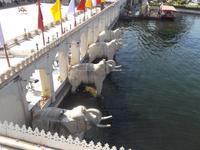 Jag Mandir - Garten im Pichola-See