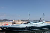 Yacht im Hafen von Saint Tropez