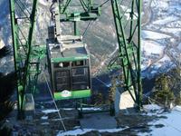 Mit der Seilbahn geht es auf die Raxalpe