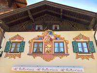 Modernes Leben in alten Häusern  -  Mittenwald.