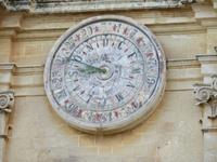 Datumsuhr an der Peter und Paul-Kathdrale