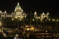 Parlament von British Columbia in Victoria bei Nacht