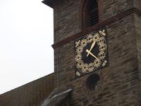 Kirchturmuhr ist Kriegerdenkmal für die Gefallenen des 1. WK