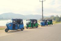 Tuk Tuk Fahrt in Nuwara Eliya mit schönem Gruss von Eberhardt! :)