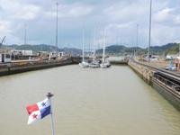Schleußenvorgang im Panamakanal