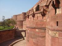 Starke Mauern des Roten Fort in Agra