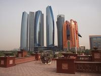 Abu Dhabi - Emirates Palace und Etihad Tower