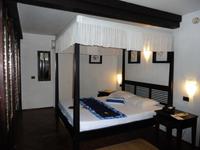 Zimmer New Emerald Cove