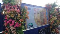Geld ist nicht alles beim Blumenkorso