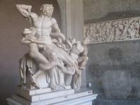  Auch die berühnte  Laokoongruppe befindet sich in den päpstlichen Sammlungen.