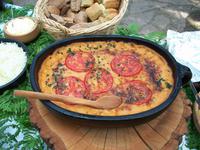 Mittagessen im Ethnodorf Sirogojno