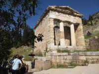  Das Schatzhaus der Athener in Delphi