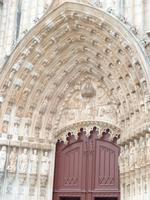 Eingangsportal der Kathedrala von Bathala