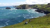 Die beiden Damen aus dem Vogtland an der Küste bei Tintagel Castle