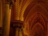 - mit seiner unglaublich filigranen Deckengestaltung