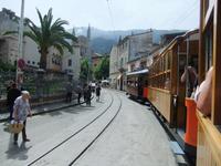 Fahrt mit der Straßenbahn durch Soller