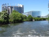 Strasbourg - Schiffsfahrt auf der ILL, EU - Glaspalast