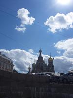 Die Auferstehungskirche vom Wasser aus