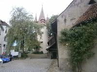 Neben der Kirche der 