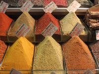 Gewürze auf dem Gewürzbasar