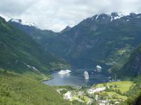 190 Geiranger - Blick vomFlydalsjuvet auf die Reede