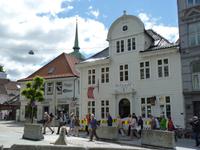 253 Bergen - McDonald ist überall