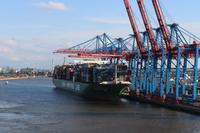 Auslaufen aus dem Hamburger Hafen