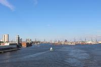 Auslaufen aus dem Hamburger Hafen