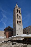 015 Zadar, Kathedrale mit Campanile und Forum