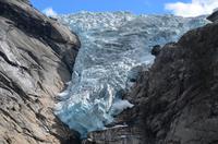 307 Briksdalsbreen
