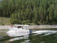 Motorbootfahrt auf dem Jenissei