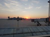 Bulgarien, Sonnenaufgang am Flughafen Dresden
