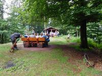Rastpause bei der Wanderung mit dem Revierförster