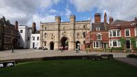 In Lincoln vor der Lincoln Cathedral