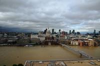 028 London, Tate Modern, Aussichtsetage, St. Pauls Cathedral und Millennium Bridge