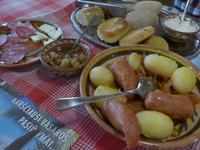 Deftike Speisen beim Abendessen in Vilnius