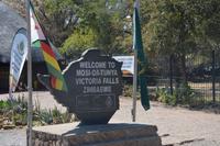 Eingang zum Nationalpark der Victoria Wasserfälle in Simbabwe