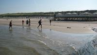 Wenigstens die Füße müssen mal in die kalte Nordsee