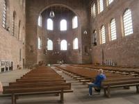 Im Innern der Basilika