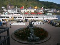 Blickauf den Schiffsanleger der Stadt