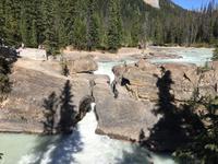Schatten auf der natuerlichen Bruecke