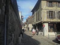 Altstadtstraße an der Kathedrale von Troyes