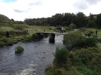 alte Steinbrücke aus Granitplatten